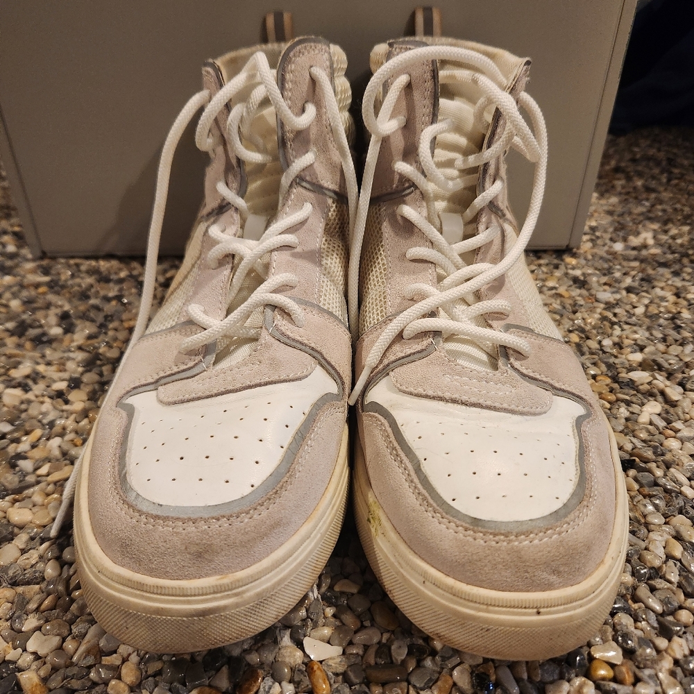Men's Shoes: White 9.5